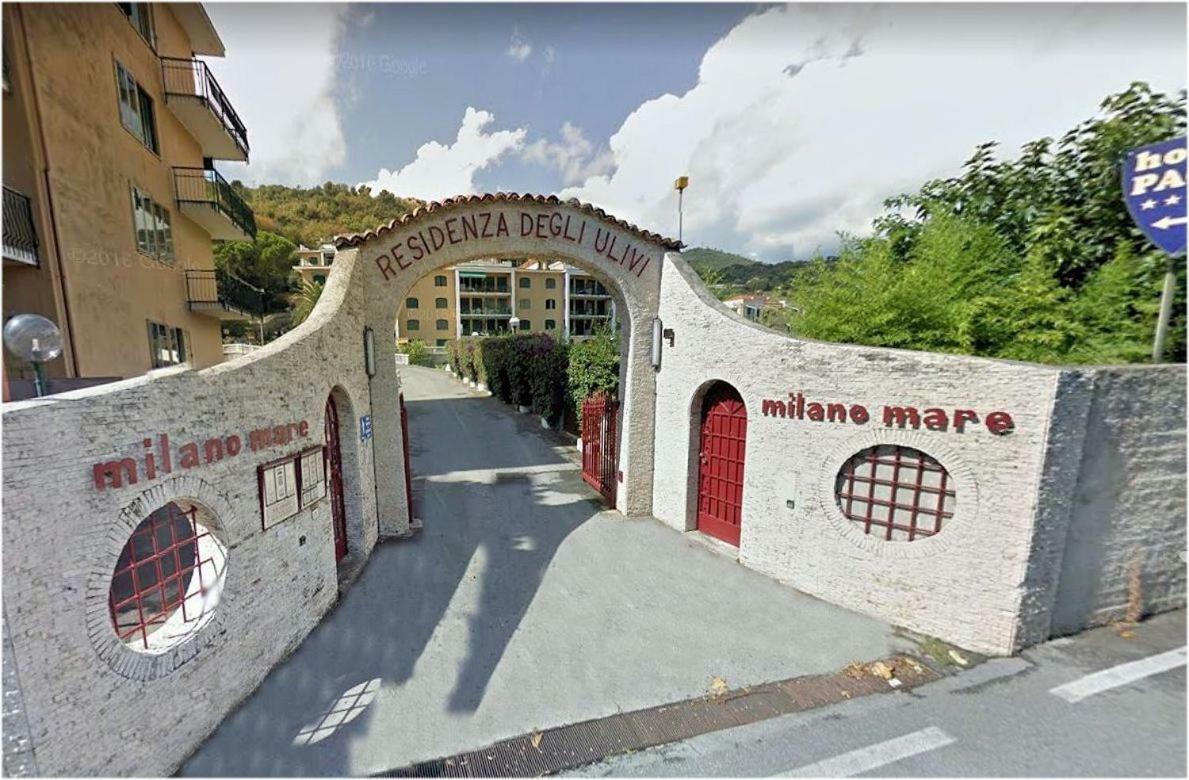 Апартаменты Milanomare Пьетра-Лигуре Экстерьер фото