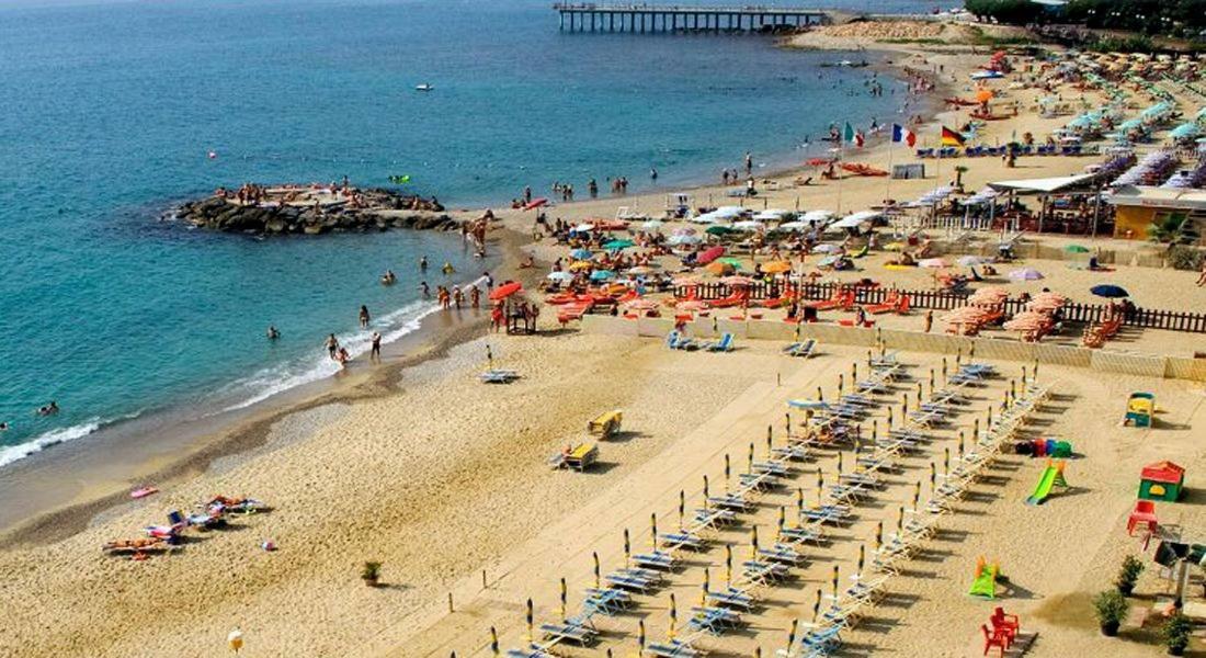 Апартаменты Milanomare Пьетра-Лигуре Экстерьер фото
